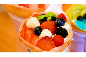 まるでブーケ！ もちもち生地に包まれたたっぷりフルーツのクレープ 画像