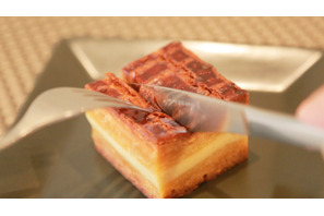 まるで科学実験？ バラやすみれの香りが広がる要注目のパティスリー 画像