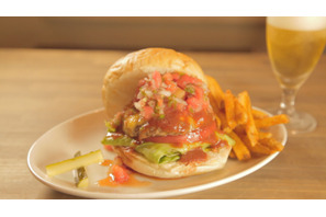 バーガー激戦区で大人気！ お酒にも合う迫力満点の絶品バーガー 画像