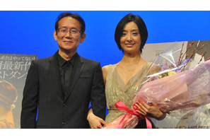 周防監督＆草刈民代『Shall we ダンス？』以来、15年ぶり揃って完成披露出席 画像