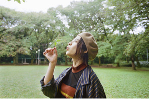 瀧本美織、2018年カレンダーは“休日のお出かけ”がテーマ！メイキング映像公開 画像