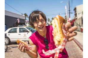 窪田正孝、LA旅の超絶ナチュラルな姿が満載！ 写真家・齋藤陽道コラボカレンダー第2弾発売 画像