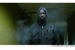 銃やナイフじゃ歯が立たない！鋼の体を持つ「マーベル／ルーク・ケイジ」ボーナス映像 画像