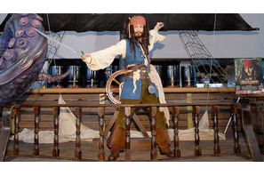 玉木宏がジャック・スパロウに大変身！ 「パイレーツ・カフェ」オープニングセレモニー 画像