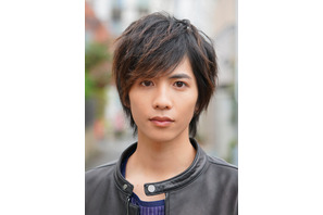 志尊淳、宇宙人アイドルからトランスジェンダーの女性まで！その振り幅に注目 画像