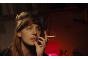 “アラサー”ヒロイン、2人の男性の間で悩む…フランス発の元気印映画『若い女』 画像