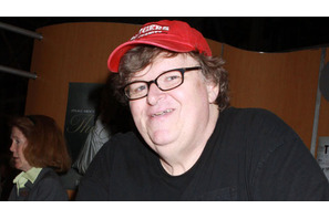 マイケル・ムーア、次期米大統領選にマット・デイモンの出馬を熱望 画像