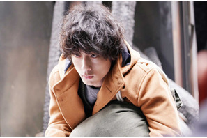 坂口健太郎のパーマヘアに「どストライクすぎ」の声…「イノセンス～冤罪弁護士～」第1話 画像