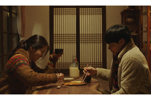 キム・テリ＆リュ・ジュンヨル、手作りマッコリで乾杯！『リトル・フォレスト』特別映像 画像
