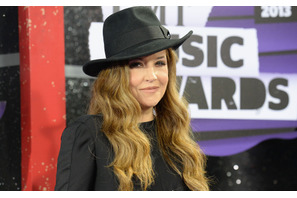 エルヴィス・プレスリーの娘、暴露本でマイケル・ジャクソンとの結婚生活を明らかに 画像