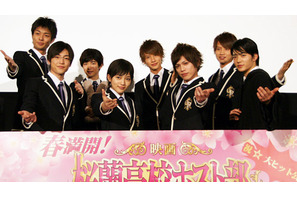 制服姿もこれで見納め!?　『桜蘭高校ホスト部』初日に部員が勢揃い 画像