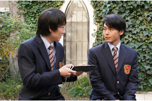 中村倫也の高校生姿が話題に 「美食探偵 明智五郎」4話の展開に「エグい」の声も 画像