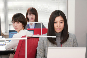 篠原涼子“大前春子”に「相変わらずカッコイイ」「心に響く」の声…「ハケンの品格」1話 画像