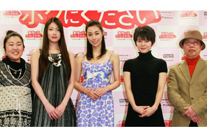 “素敵な夜”は監督と！『素敵な夜、ボクにください』吹石一恵、占部房子、関めぐみ、枝元萌、中原俊監督 初日舞台挨拶 画像