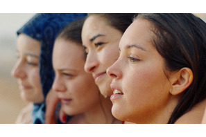 本国で上映中止に…自由を纏い闘う女性たち描く『パピチャ 未来へのランウェイ』 画像
