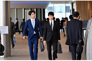 市川猿之助「詫びろ」に香川照之「おしまいdeath！」…今週も名言続々「半沢直樹」2話 画像