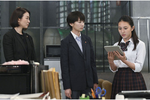 内藤剛志“捜査一課長”「必ずホシをあげる」、波瑠との共演に視聴者沸く…「未解決の女」4話 画像