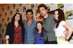 『トワイライト・サーガ』最終作で登場の注目美少女に各国記者たち、大興奮！ 画像