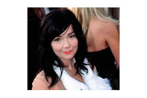 ビョーク、憧れの英プロデューサーと音楽ドキュメンタリーを制作へ 画像