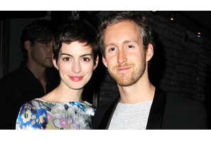 アン・ハサウェイ、交際4年の婚約者とカリフォルニアで挙式 画像