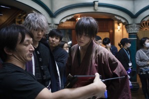 佐藤健「すべてを捧げる決意で」『るろ剣』新田真剣佑＆土屋太鳳らも登場のアクショントレーニング映像 画像