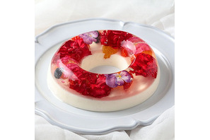 【ディズニー】花をモチーフにしたスウィーツ、ファッションアイテムやコスメで感謝を伝えたい　イクスピアリの母の日ギフト 画像