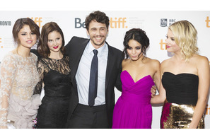 ジェームズ・フランコ、ハリウッド若手女優たちと交際のうわさをブログで否定 画像