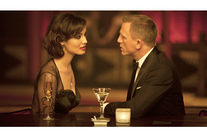 阪急メンズ東京で『007』ウィーク！　“ボンドガール”B・マーロウ来日イベントも 画像