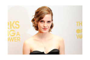 エマ・ワトソン、ニューヨークの空港で12歳児に間違えられる 画像