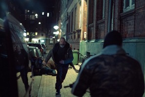 丸腰マッツが不意打ちギャングに怒涛の反撃！『ライダーズ・オブ・ジャスティス』本編映像 画像