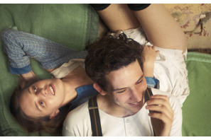 オデッサ・ヤング＆ジョシュ・オコナーW主演、優美なイギリスを舞台に描かれるラブストーリー『帰らない日曜日』5月公開 画像