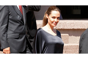 アンジェリーナ・ジョリー、子供たちにパパラッチについて説明 画像