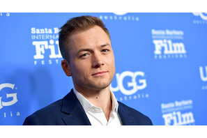 タロン・エジャトンが舞台出演中に失神するハプニング「いまは完全に元気です」 画像