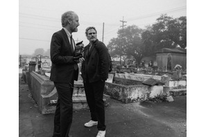 ホアキン・フェニックス、ミルズ監督のジャケットと靴で撮影『カモン カモン』で見せる新境地 画像