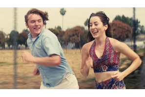 ショーン・ペン＆ブラッドリー・クーパーらも登場『リコリス・ピザ』日本版予告編 画像