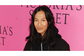 アレキサンダー・ワン、サムスンのために限定バッグ制作　収益はチャリティー組織に寄付 画像