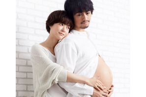 斎藤工＆上野樹里「ヒヤマケンタロウの妊娠」 世間の固定観念を目の当たりにする本編映像 画像