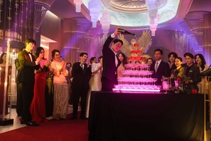 富裕層の闇を描き、韓国で社会現象化「ペントハウス」第1話を期間限定公開 画像