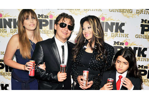 マイケル・ジャクソンの娘パリス、思い出を消すために催眠術を希望？ 画像