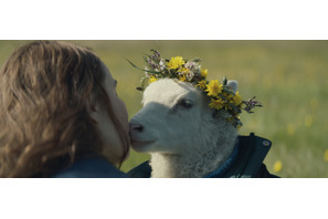 羊飼いの夫婦と“羊ではない何か”の日常捉える『LAMB／ラム』新場面写真 画像