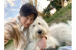 田中圭×俳優犬ベック『ハウ』仲良しオフショット映像公開 画像