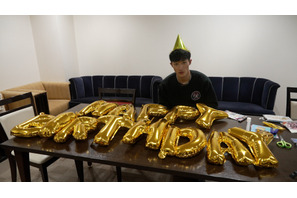 岩本照、誕生日会の飾りつけを担当『モエカレはオレンジ色』撮影中のビハインド映像公開 画像