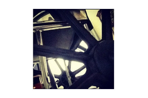 ドクターストップで車椅子生活中のレディー・ガガ、ツイッターに写真を投稿 画像