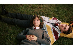 アイルランド発青春映画『恋人はアンバー』期間限定の恋人のフリが始まる本編映像 画像