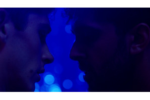『恋人はアンバー』ダブリンの夜…レインボーフラッグはためくバーでの本編映像解禁 画像