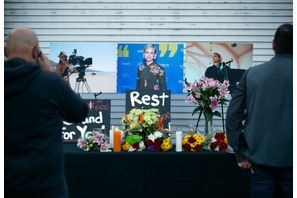 アレック・ボールドウィンの銃誤射で亡くなった『Rust』の撮影技師のドキュメンタリーを製作へ 画像