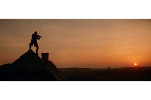 ミュージカルの金字塔、その背景に迫る『屋根の上のバイオリン弾き物語』3月公開 画像