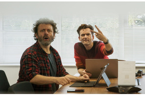 デヴィッド・テナント＆マイケル・シーン「ステージド3」製作決定を疑う!? 特別映像解禁　配信は3月 画像