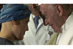 ドキュメンタリーの名匠、ジャンフランコ・ロージ監督作『旅するローマ教皇』今秋公開 画像