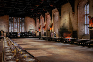 「メイキング・オブ・ハリー・ポッター」大広間セット初公開 画像